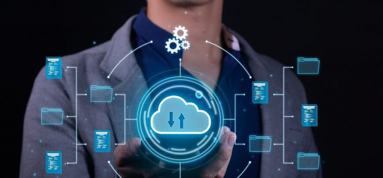 Grafik mit einer futuristischen Darstellung eines Cloud Architect